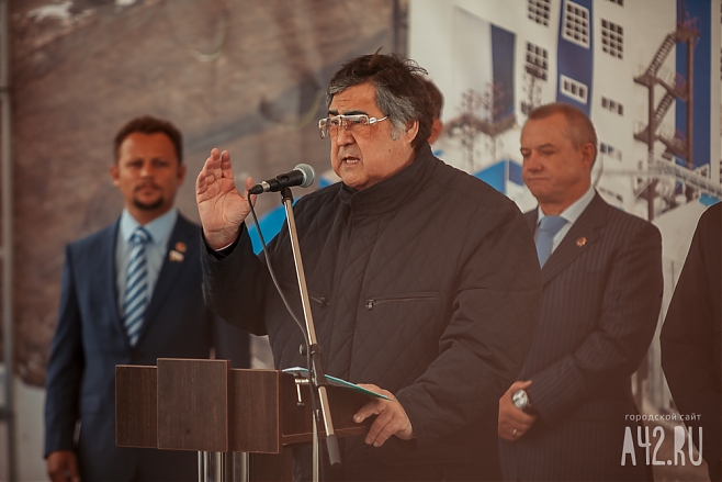 Аман Тулеев прокомментировал массовую эвакуацию в Кемерове Аман Тулеев прокомментировал массовую эвакуацию в Кемерове