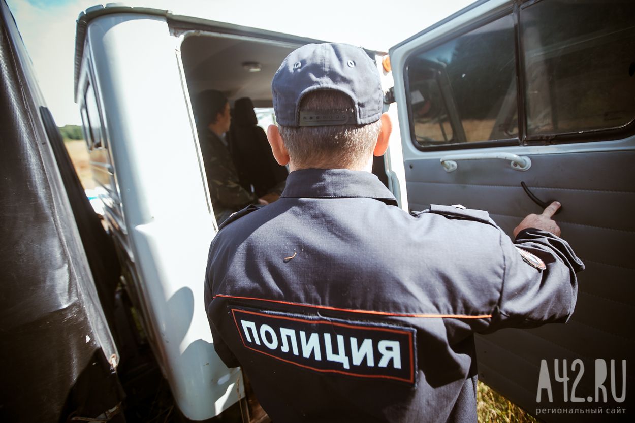 В Киселевске мужчина открыл стрельбу на улице: ранена женщина В Киселевске мужчина открыл стрельбу на улице: ранена женщина