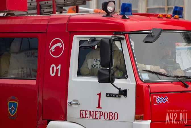 В Кемерове ночью сгорело авто
