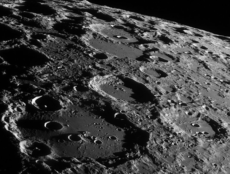 В NASA узнали, что на Луне в прошлом была атмосфера