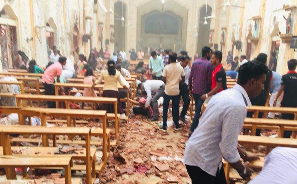 Число погибших при взрывах на Шри-Ланке достигло 160 человек