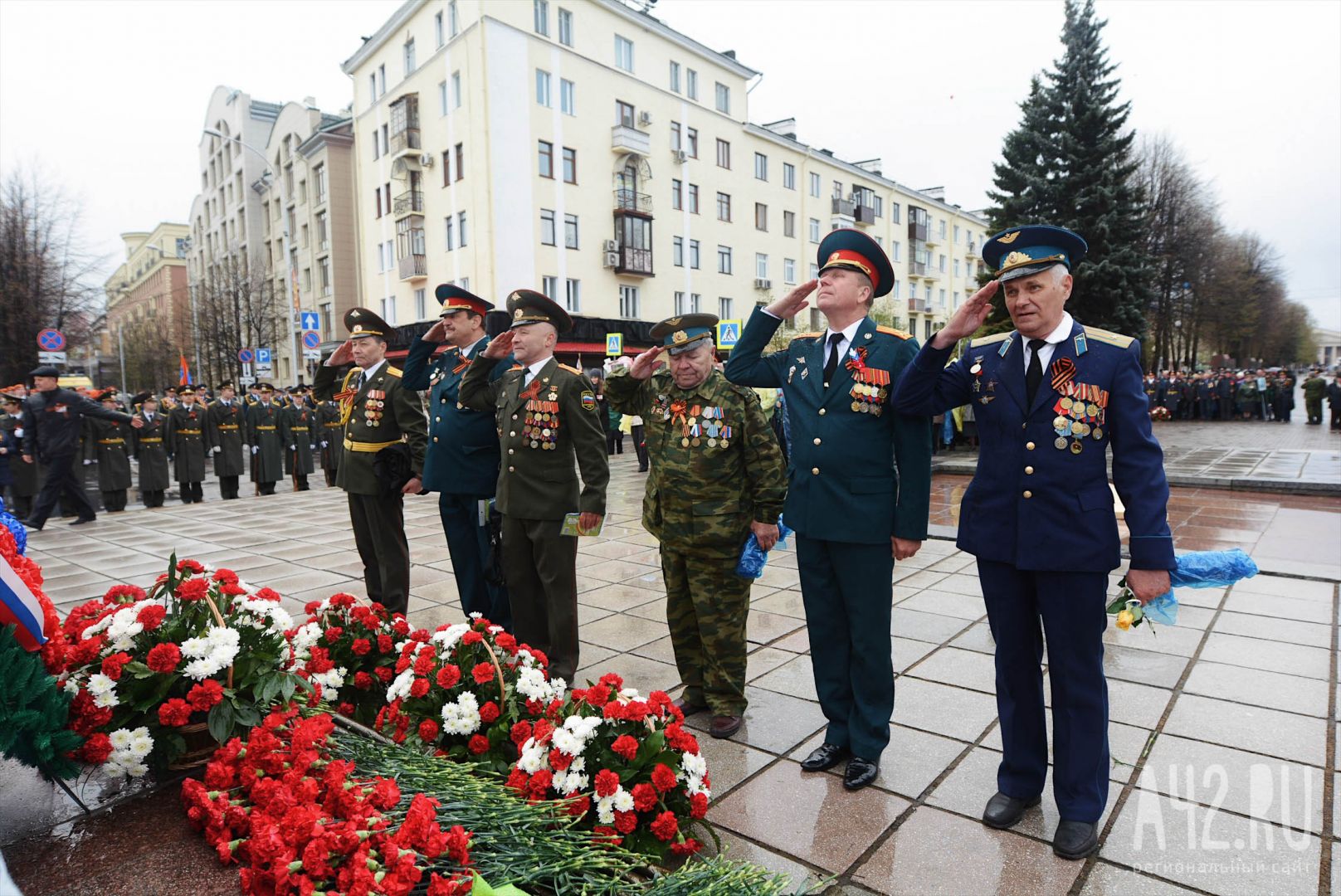 Возложить цветы к Возложить цветы к