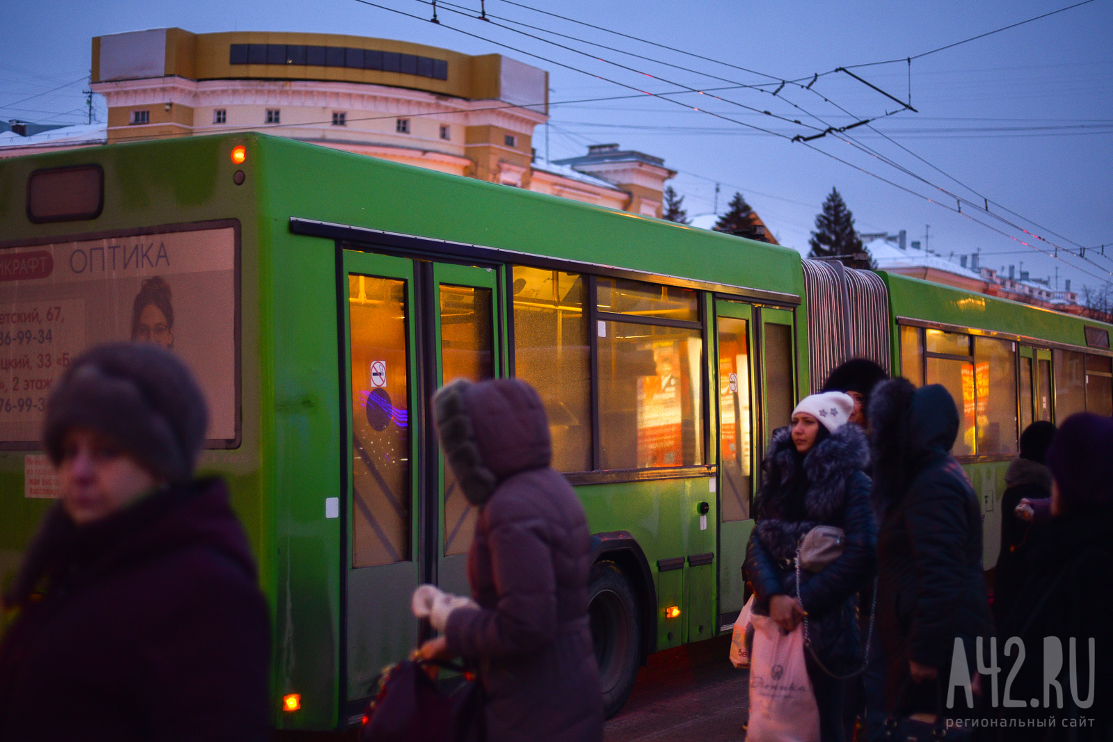 Движения городского транспорта кемерово. Транспорт Кемерово. Общественный транспорт Кемерово. Трамвай Кемерово. Трамвай Кемерово 114.