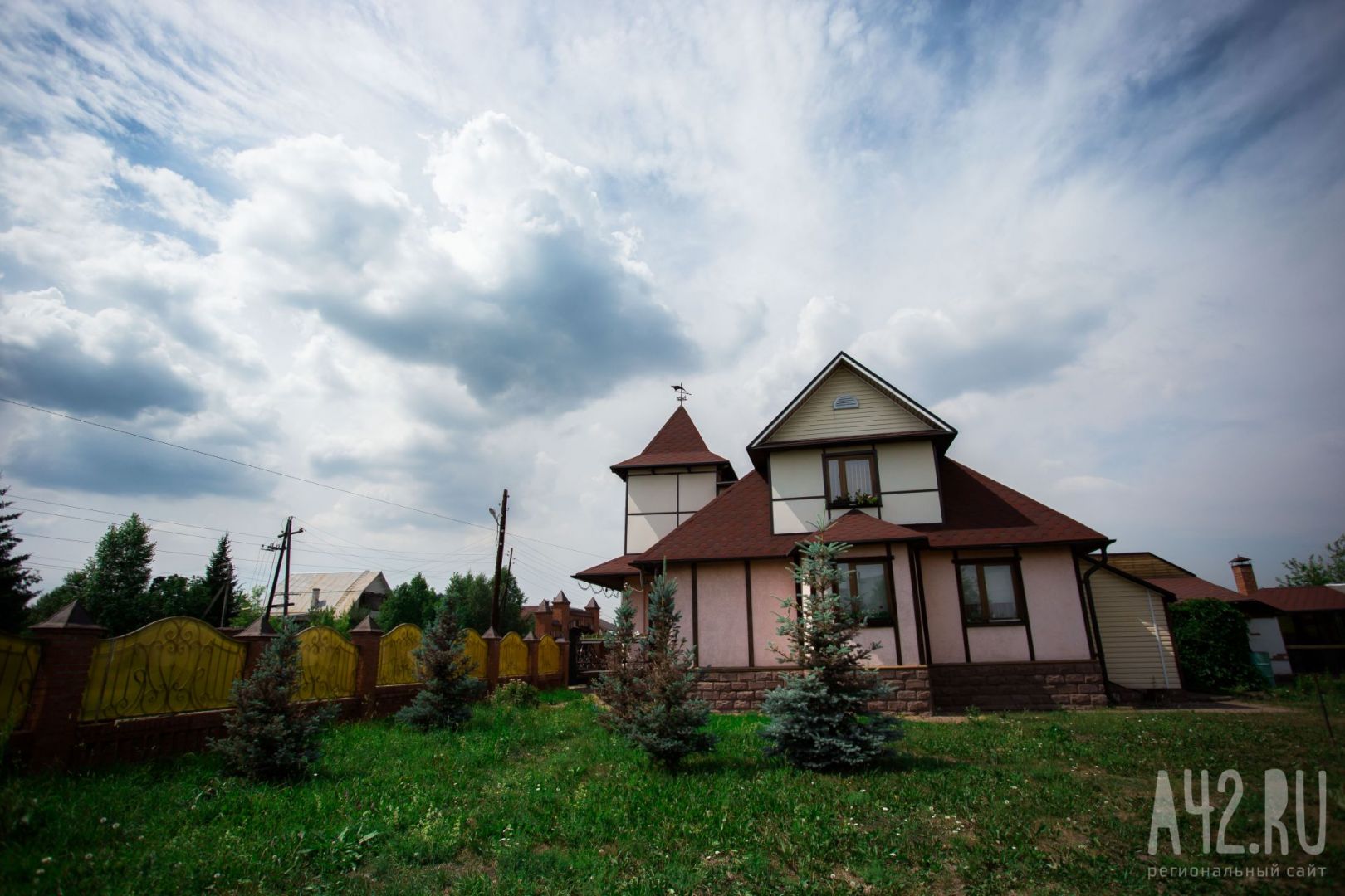 Загородный дом для пенсионеров: чем хорош «Зелёный парк»