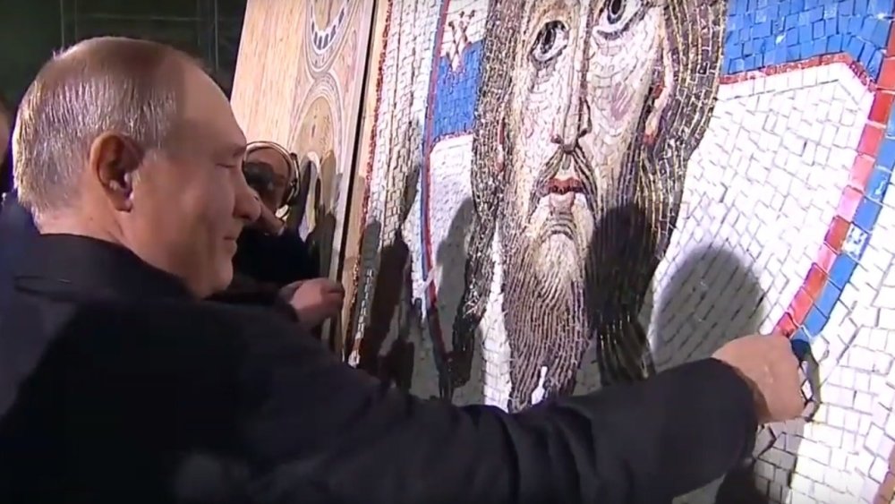 Путин в сербском храме святого Саввы завершил мозаику