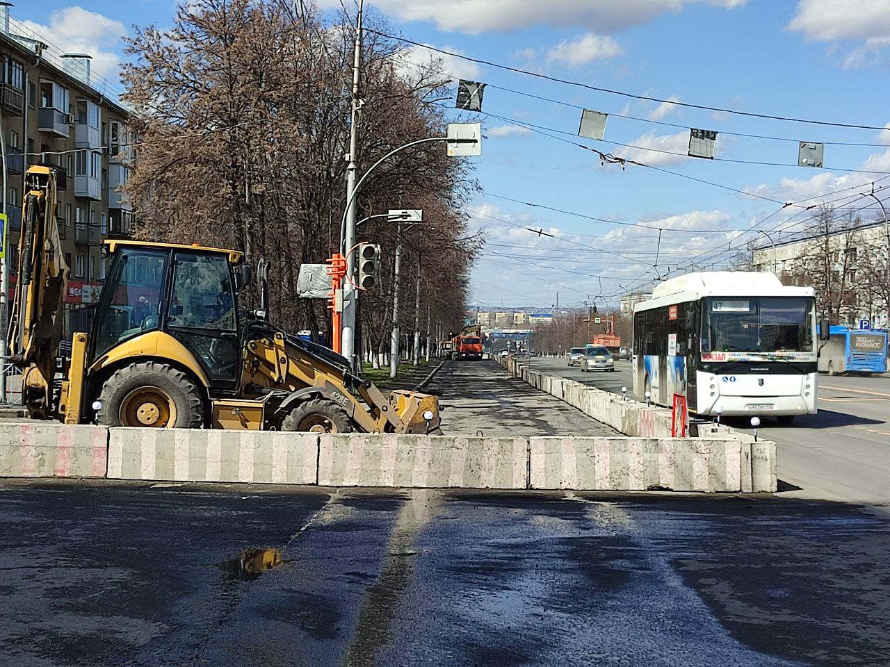 В Кемерове началась замена труб на участке проспекта Ленина