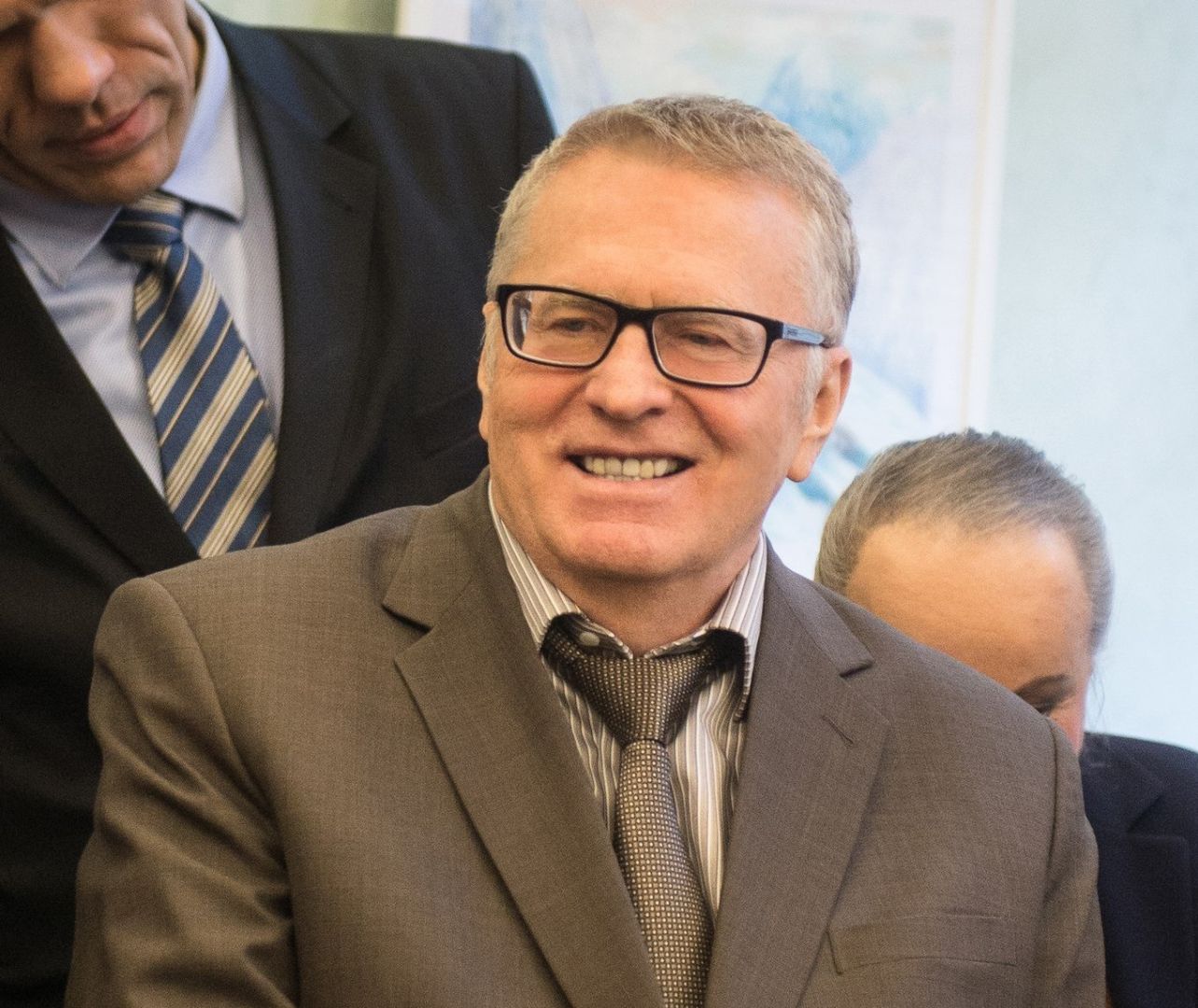 2019 год - Жириновский заявил, что ЦИК следует отменить регистрацию Грудинина на выборах-2018 2019 год