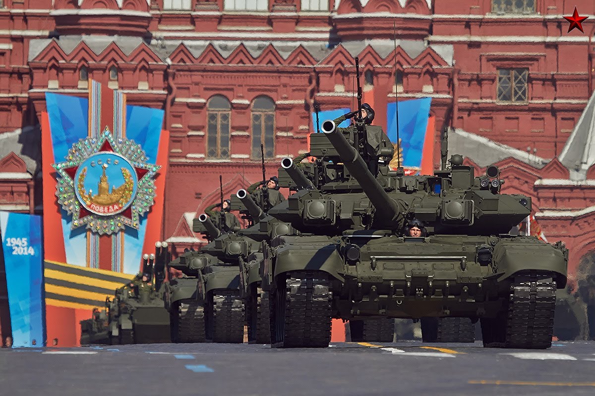 Техника на площади. Парад Победы на красной площади техника. Парад Победы 2014. Парад военной техники на красной площади. Парад Победы Москва техника.