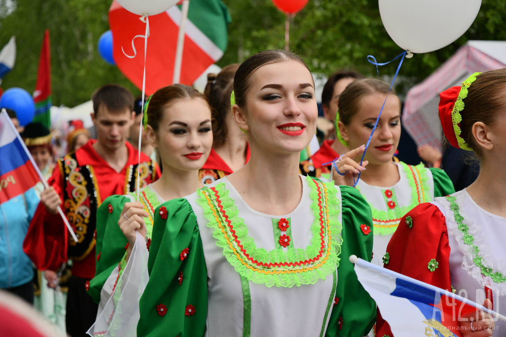 Народы кузбасса. Хоровод дружбы народов Кузбасс. Хоровод дружбы Кемерово. Парад дружбы народов в Кемерове.