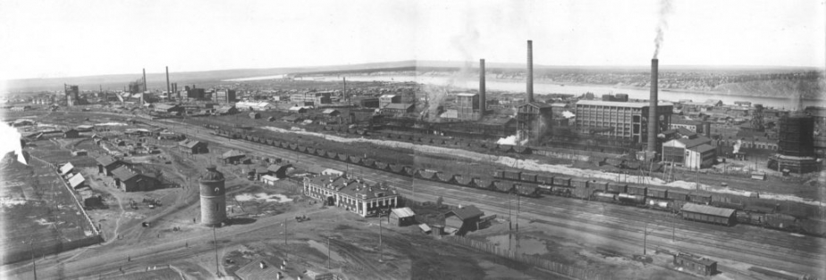 Вокзал до постройки в 1964 году нового здания, 1930 год