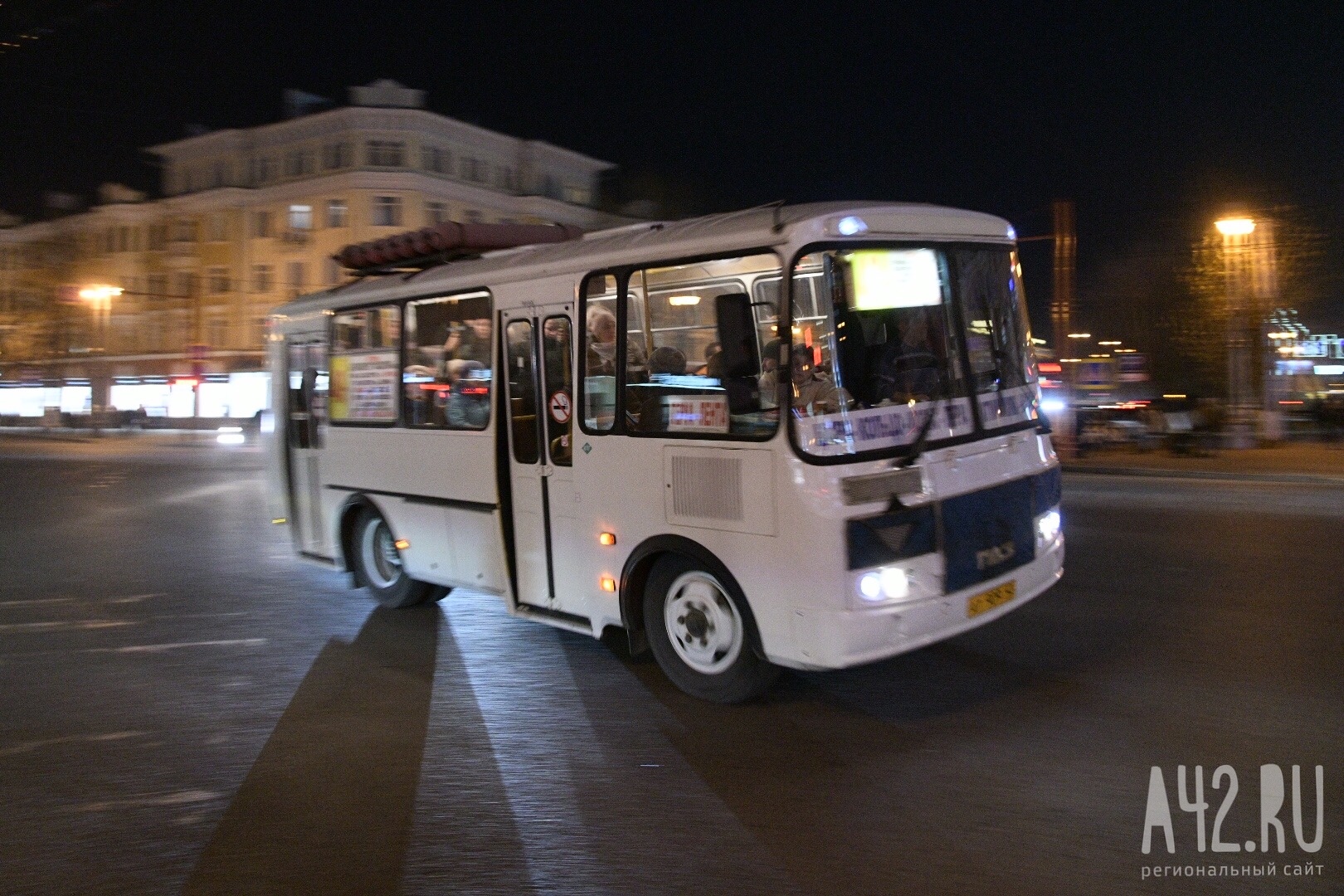 Автобус номер 64. Маршрутка. Кемеровский автобус. Автобус маршрутка. Маршрутный транспорт.