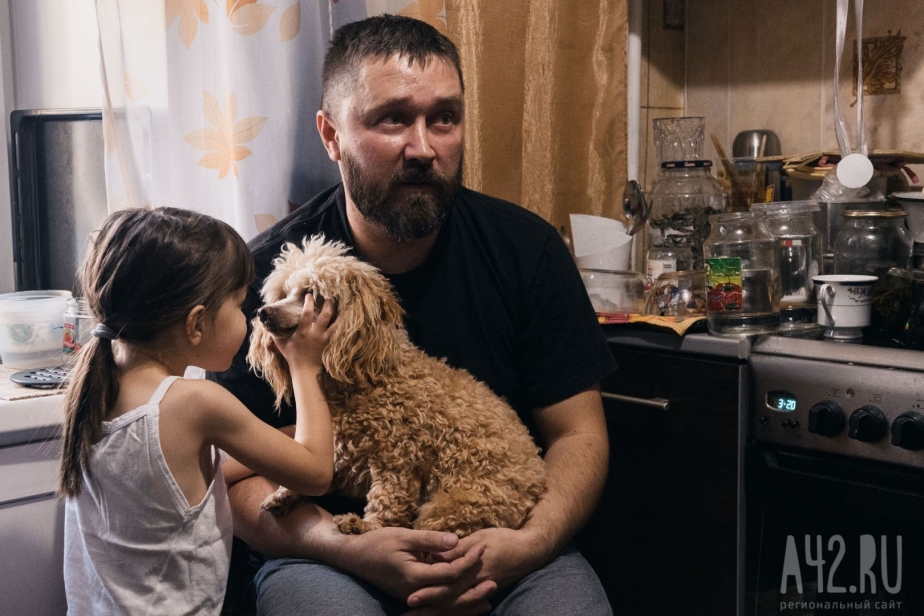 Олег и его дочка Саша. Фото: Александр Патрин / A42.RU