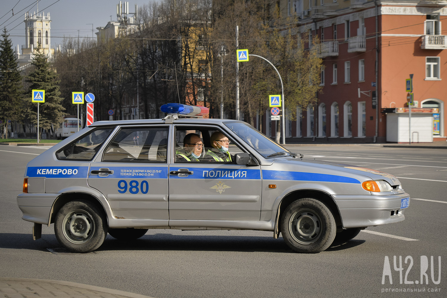 Телефон гибдд кемерово. ГИБДД Кемерово. Гор ГИБДД Кемерово. Массовая проверка водителей Кемерово. Остановка городская ГИБДД Кемерово.