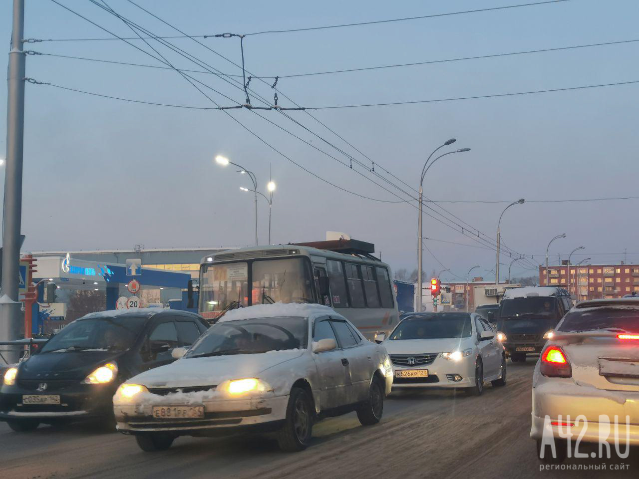 Пробки на коммунальном мосту в бийске фото