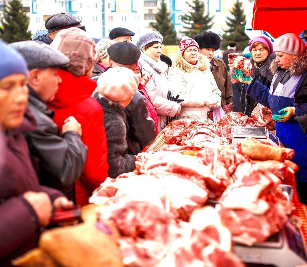 Новокузнецка сегодня последние свежие события. Городская ярмарка Новокузнецк. Новокузнецк новогодние ярмарки. Местные жители сегодня. Ярмарка Кузнецов.