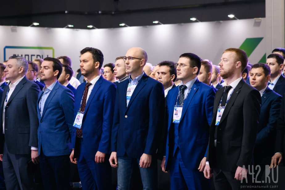yaponka-nozhki-foto-zrelih-zhenshin-stoyashih-rakom-konkurs-prostitutku